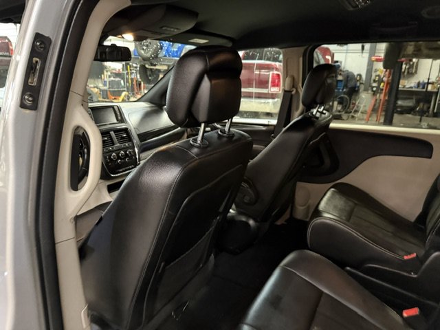 Used 2019 Dodge Grand Caravan SXT FWD image 33