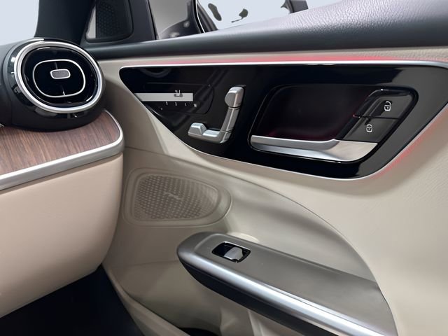 Used 2023 Mercedes-Benz C 300 4MATIC Sedan image 31