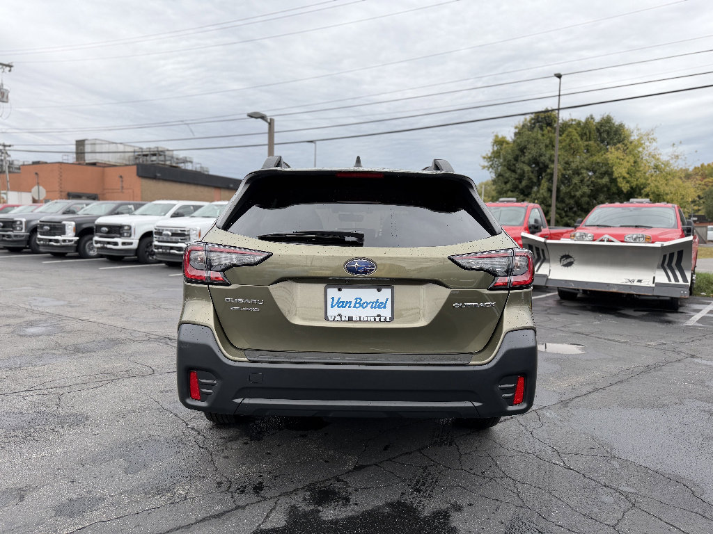 Used 2020 Subaru Outback Premium image 5