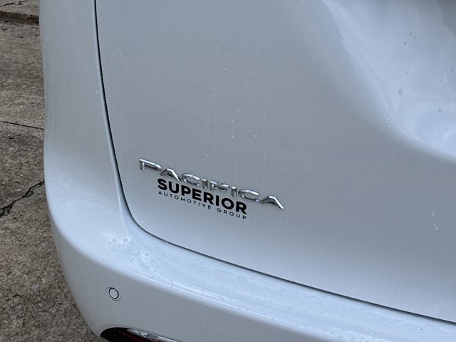 New 2026 Chrysler Pacifica Select image 5