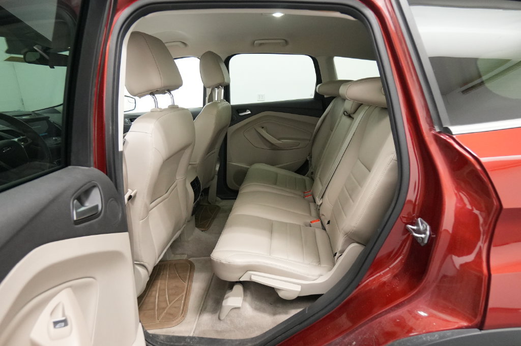 Used 2016 Ford Escape SE w/ SE Leather Comfort Package AWD/4WD image 19