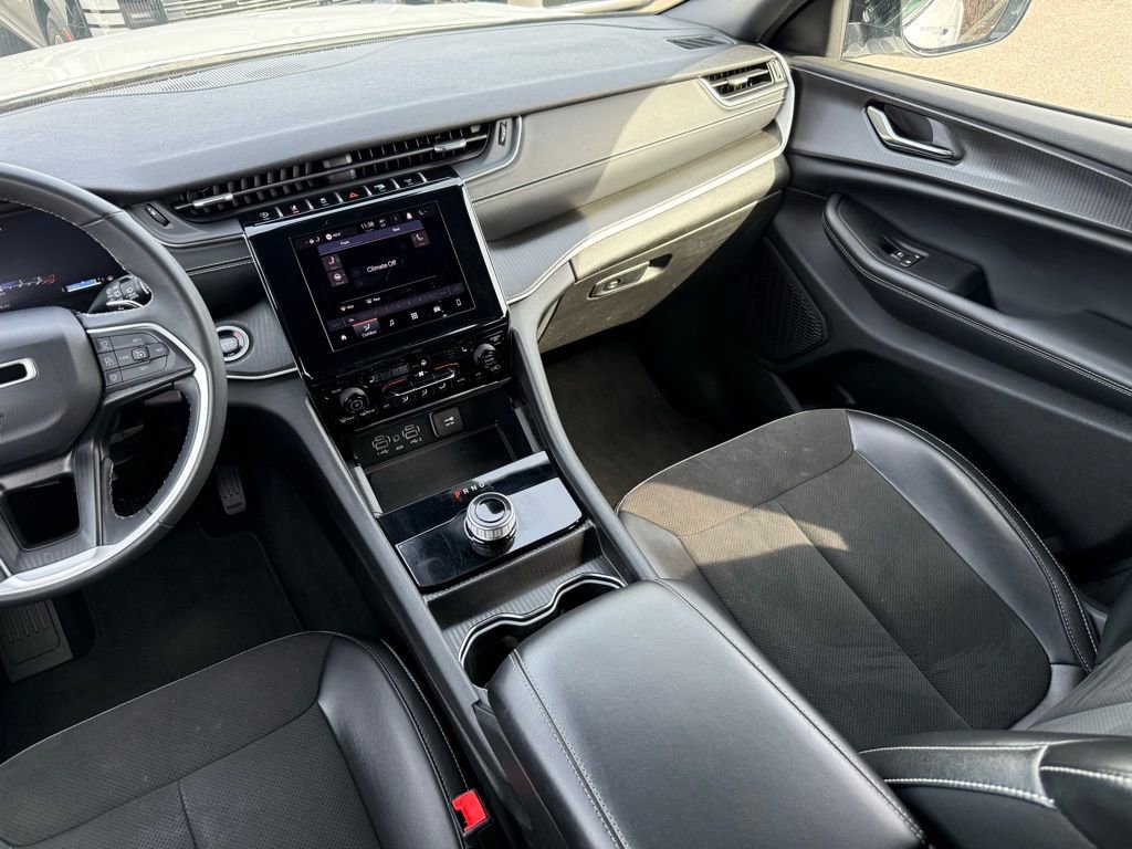 Used 2024 Jeep Grand Cherokee L Laredo image 31