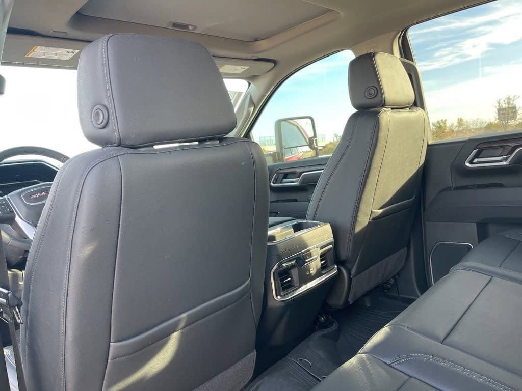 New 2025 GMC Sierra 2500 SLT w/ SLT Premium Package AWD/4WD image 29