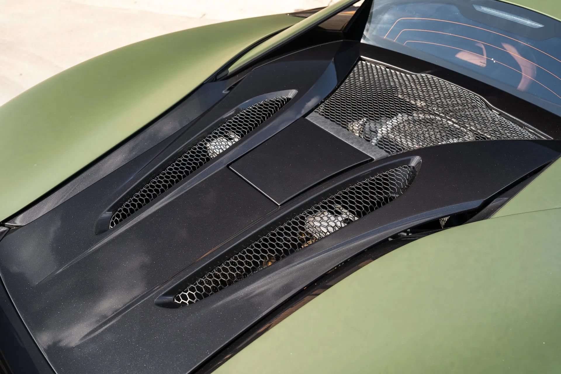 Used 2016 McLaren 570S Coupe RWD image 10
