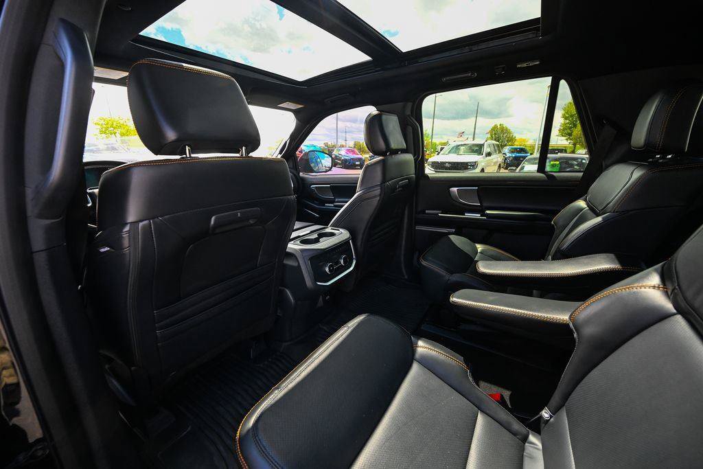 Used 2025 Ford Expedition Tremor AWD/4WD image 23