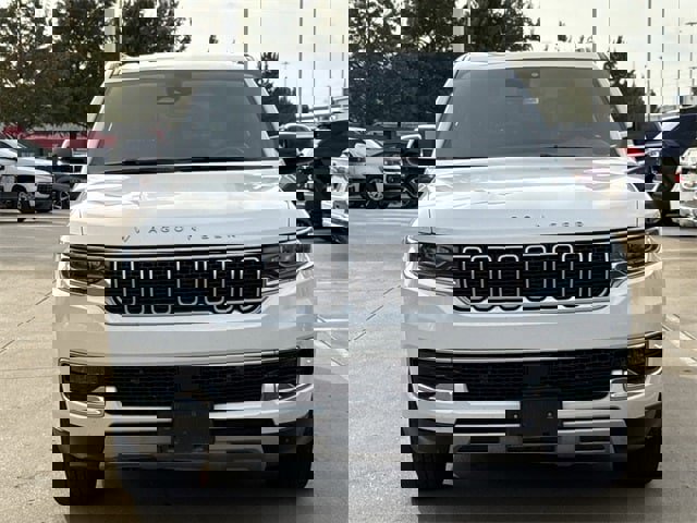 Used 2024 Jeep Wagoneer L Series II image 7