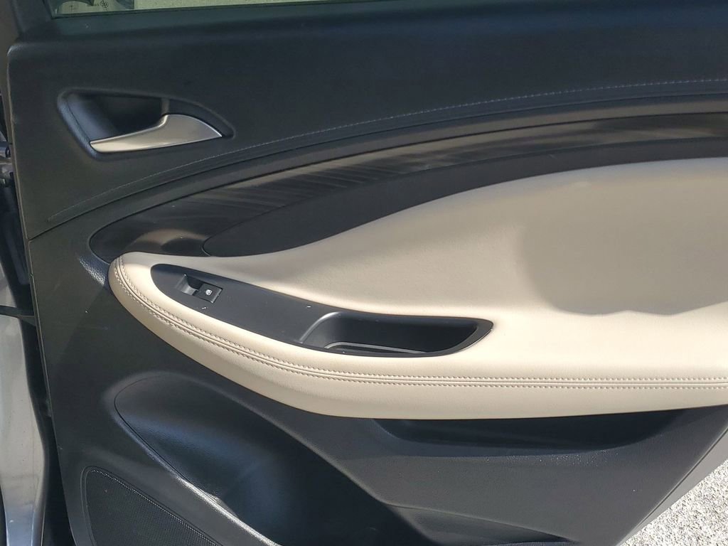 Used 2020 Buick Envision Preferred image 43