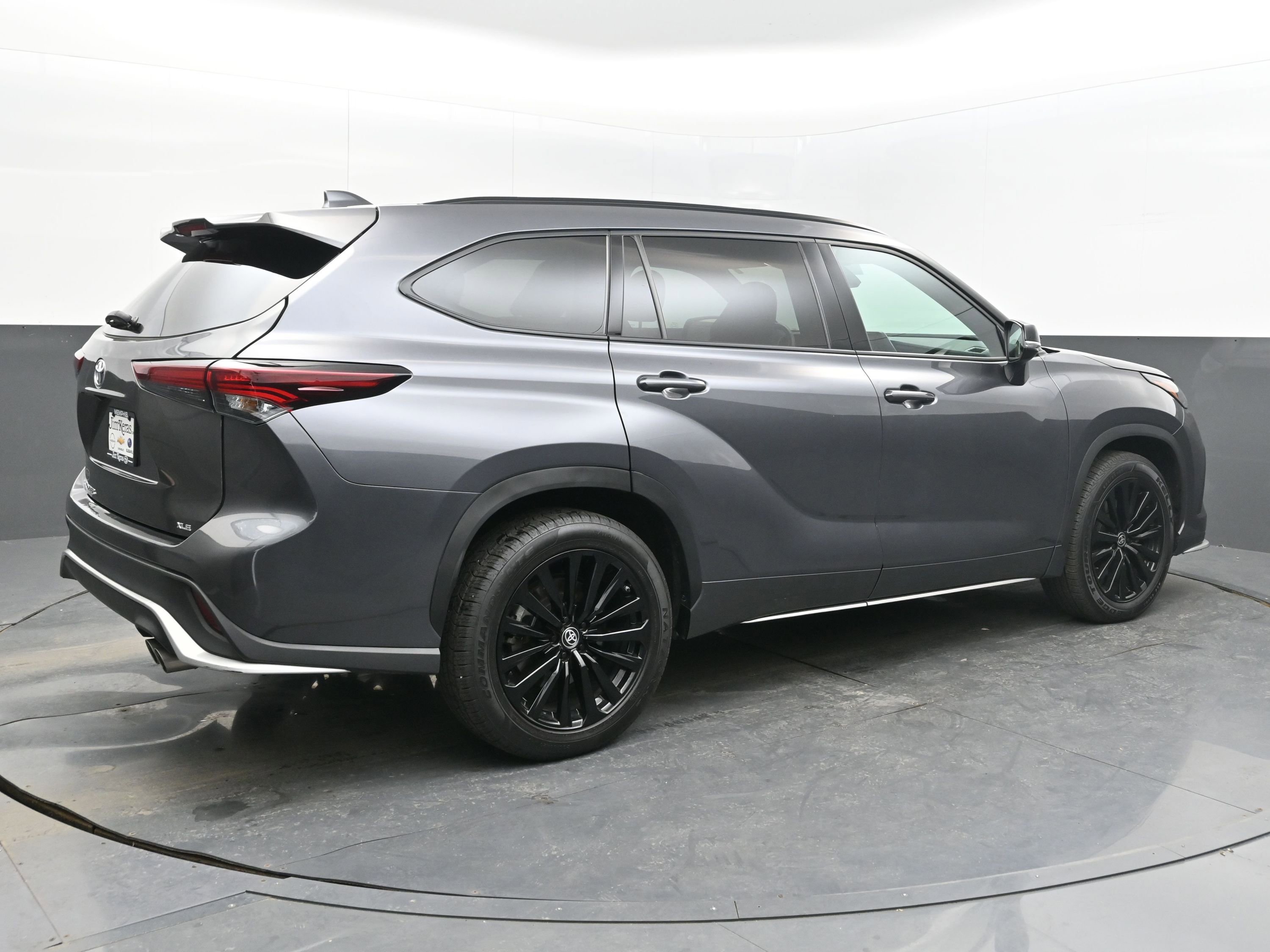 Used 2024 Toyota Highlander XSE image 7