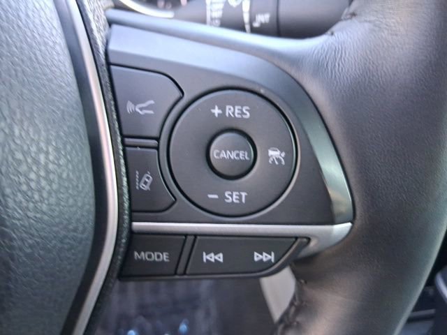 Used 2022 Toyota Camry XLE w/ Cold Weather Package image 19