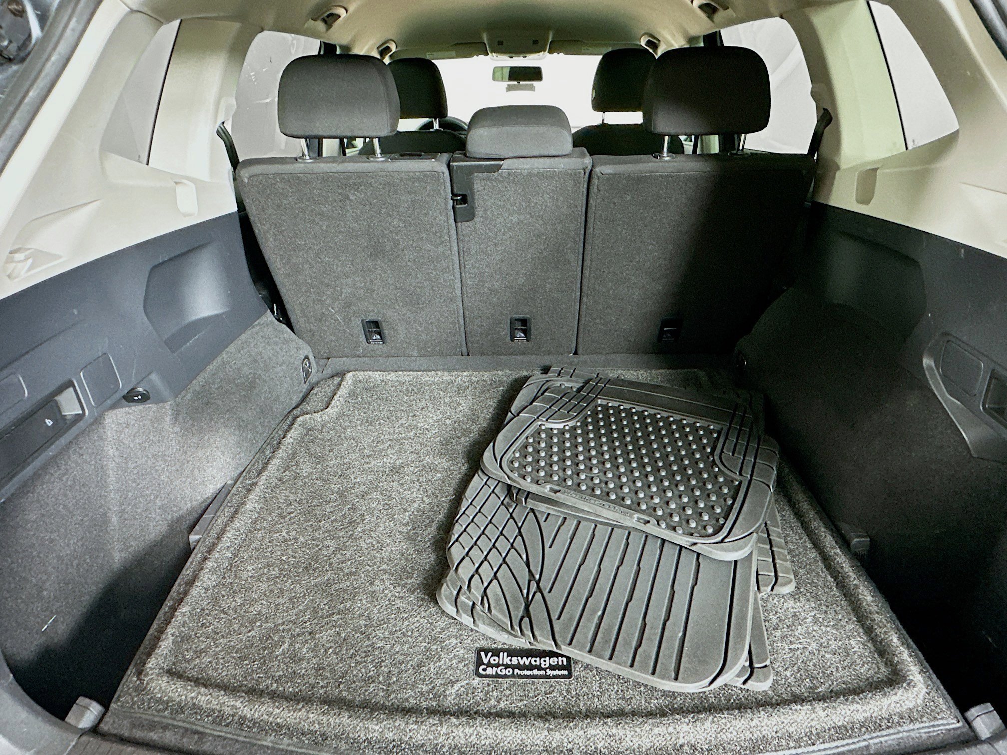 Used 2018 Volkswagen Tiguan S image 32