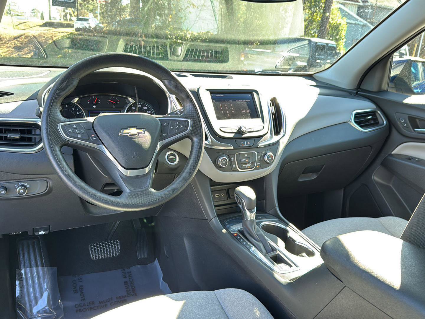 Used 2022 Chevrolet Equinox LT w/ LPO, Floor Liner Package image 16