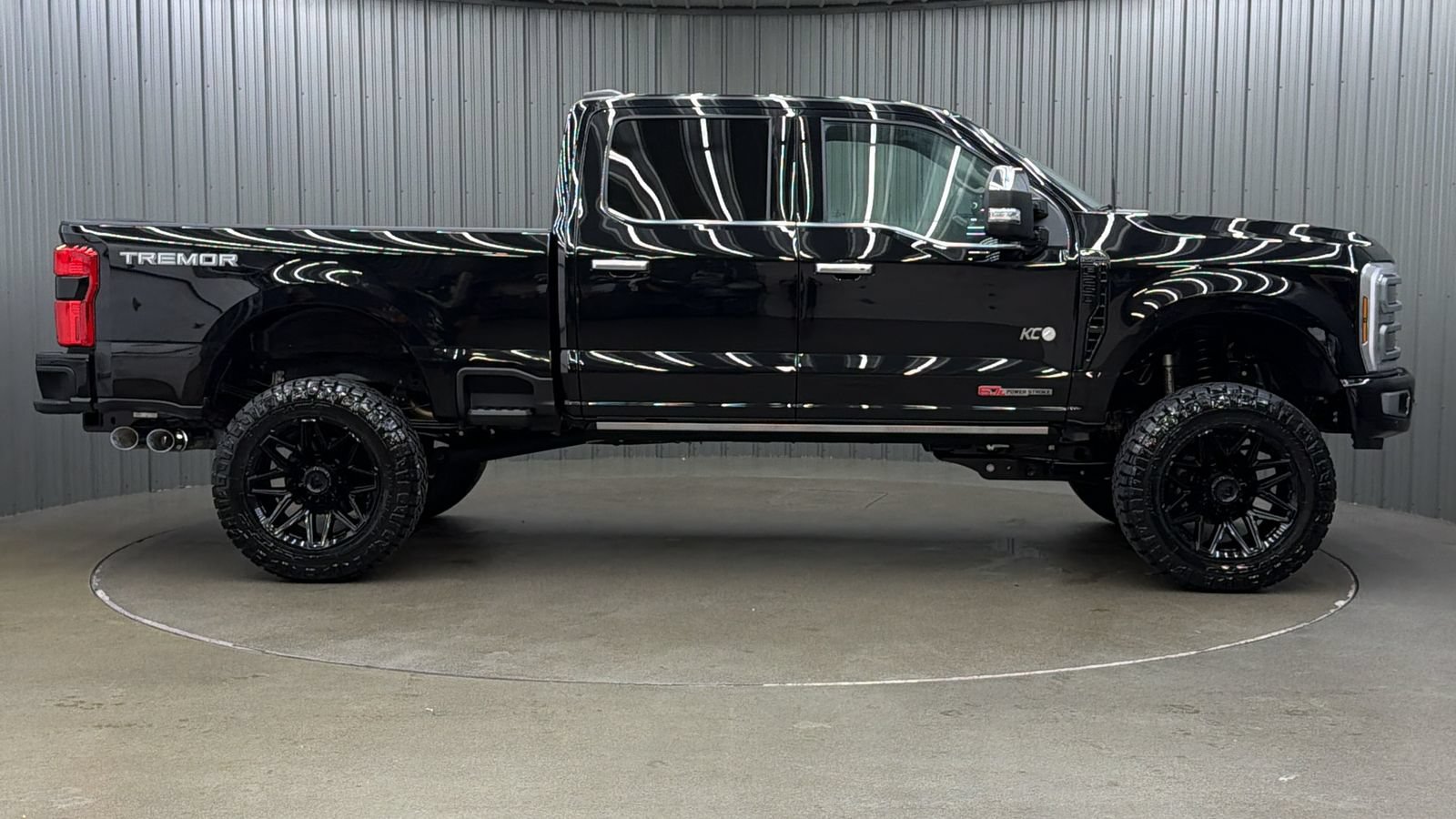 Used 2026 Ford F250 Platinum w/ Platinum Plus Package AWD/4WD image 6