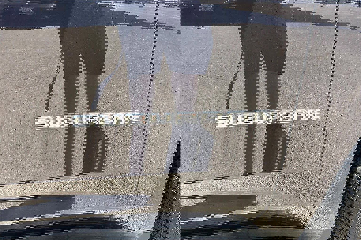 Used 2023 Chevrolet Suburban LT w/ Luxury Package image 32