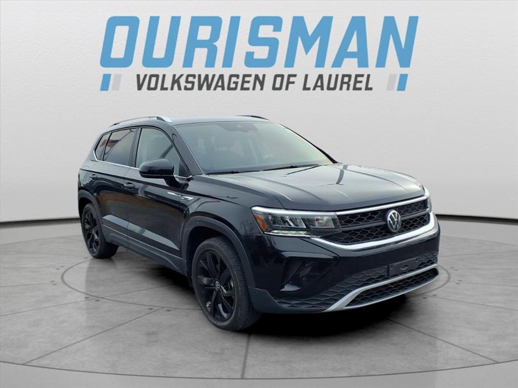 Used 2023 Volkswagen Taos SE w/ Panoramic Sunroof Package