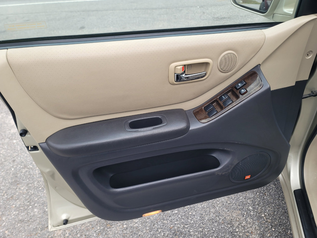 Used 2001 Toyota Highlander Limited image 9