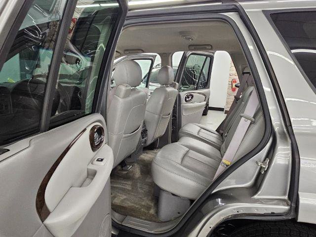 Used 2005 Buick Rainier CXL w/ Luxury Package AWD/4WD image 29