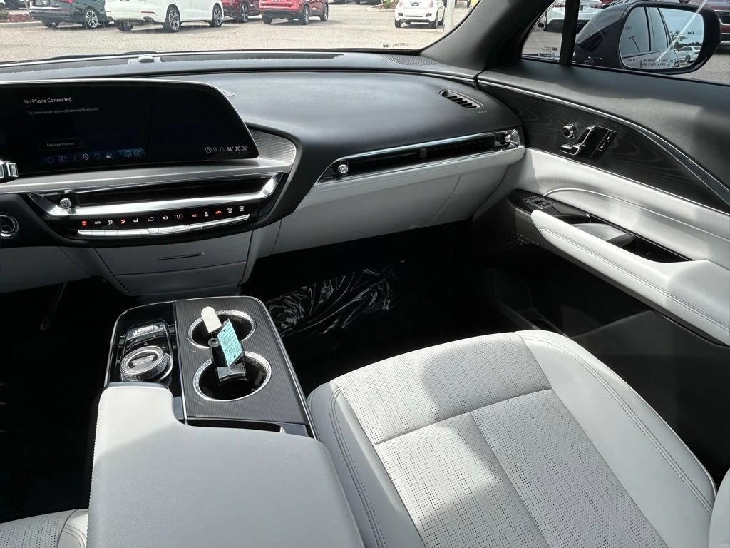 Used 2024 Cadillac Lyriq Sport RWD image 11