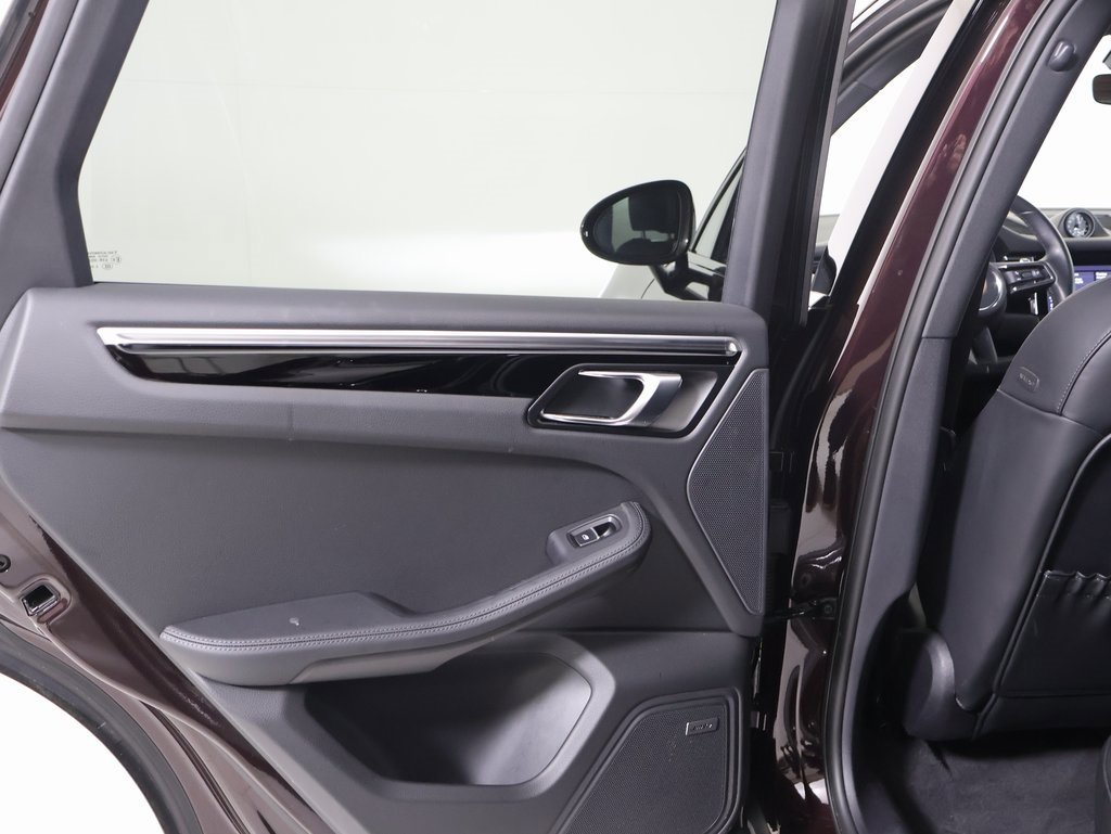 Used 2023 Porsche Macan S image 22