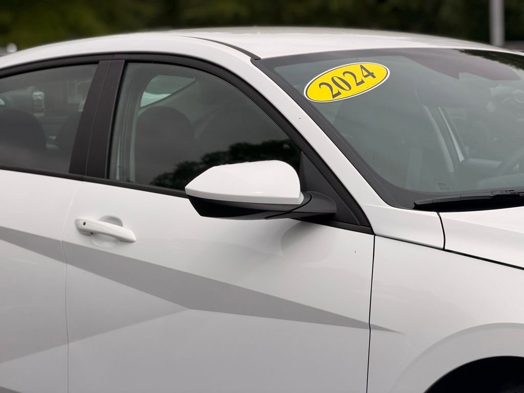 Used 2024 Hyundai Elantra SEL FWD image 7