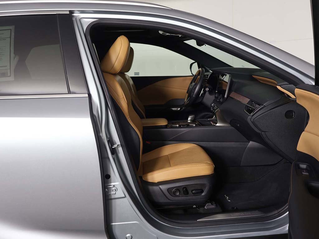 Used 2024 Lexus RX 350 w/ Convenience Package image 33