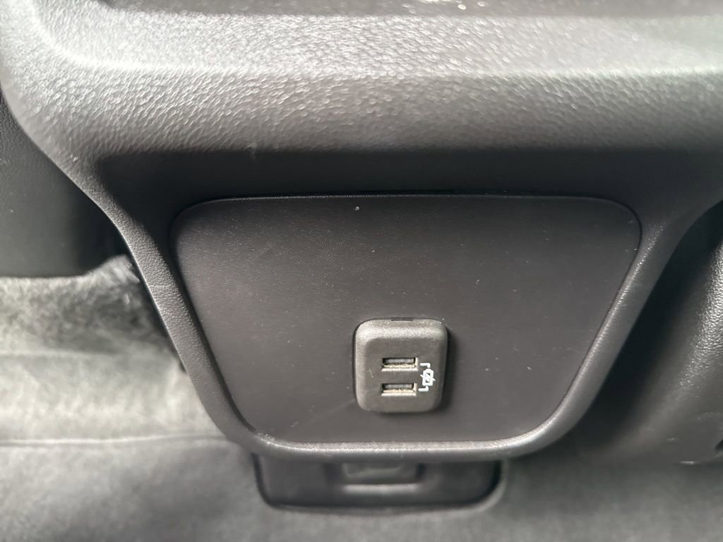 Used 2024 GMC Terrain SLT image 21