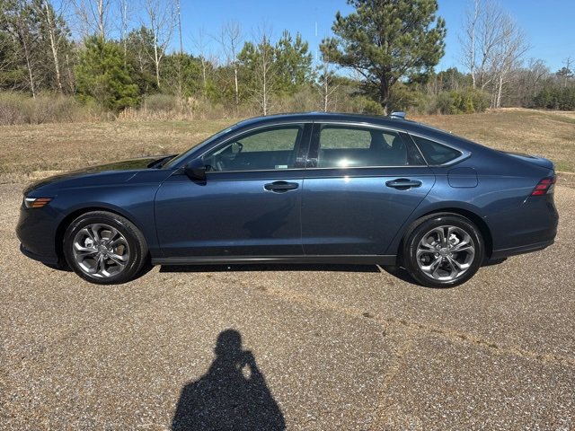 Used 2023 Honda Accord EX image 5