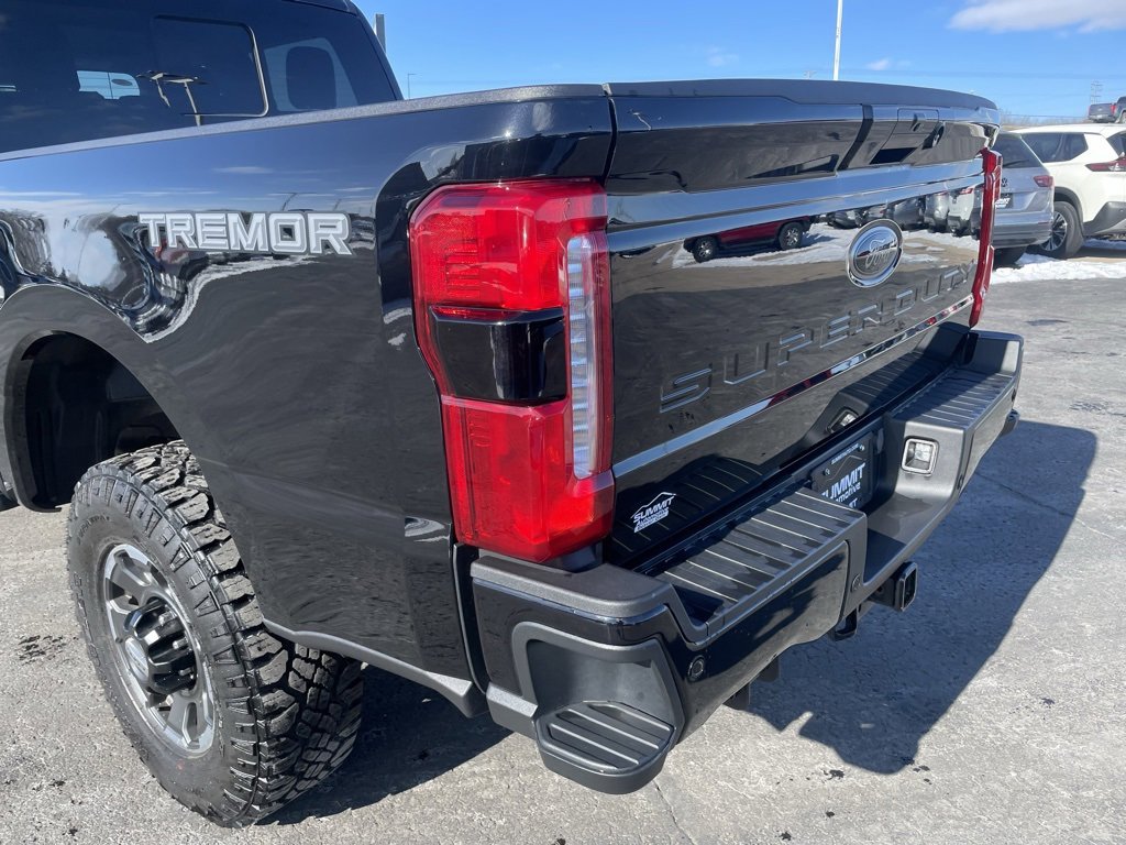 Used 2024 Ford F250 Lariat w/ Tremor Off-Road Package image 39