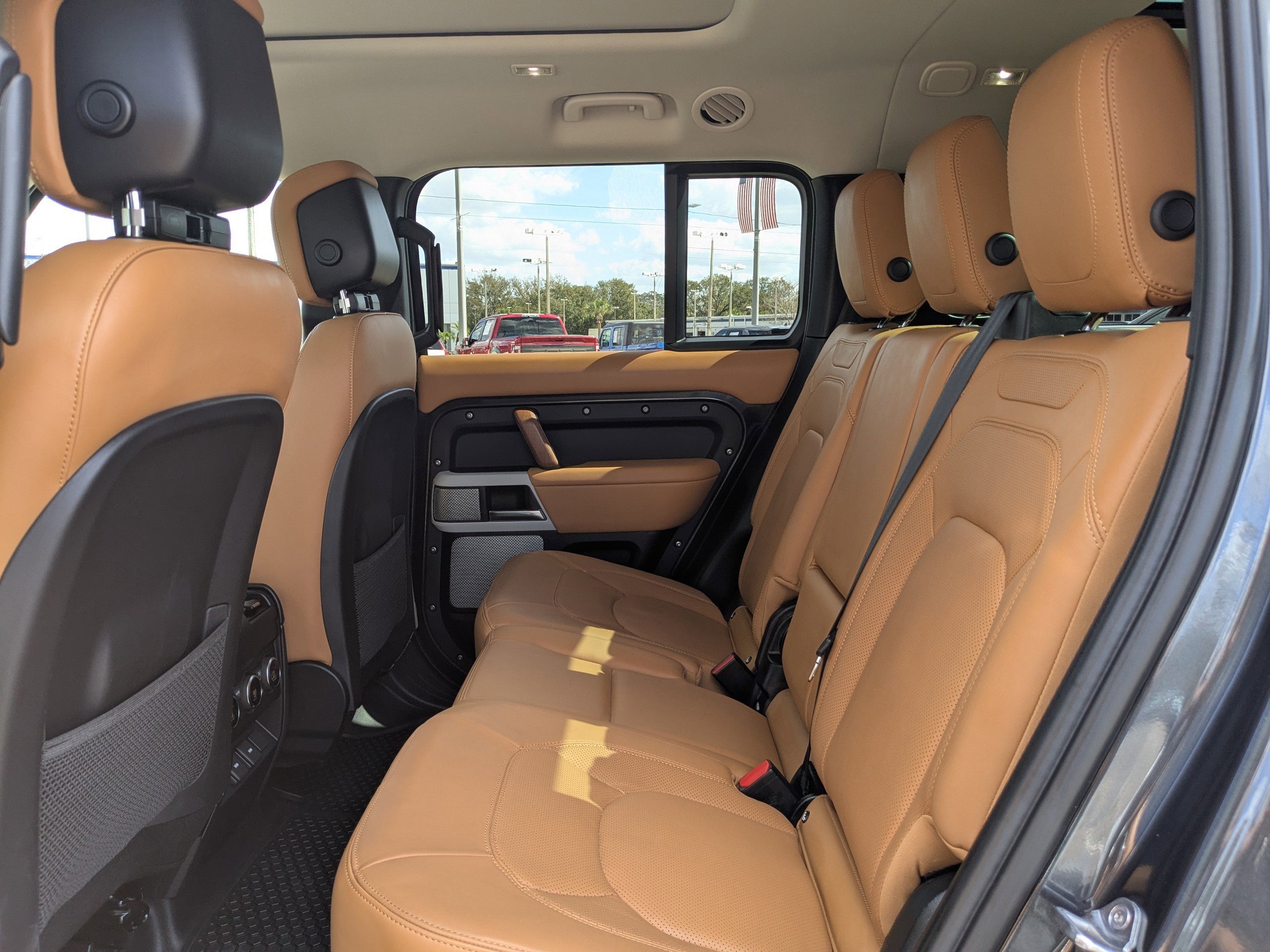 Used 2023 Land Rover Defender 130 First Edition image 14