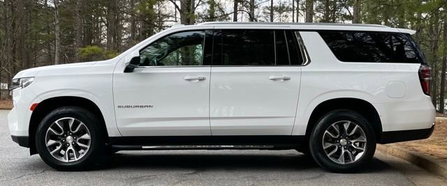 Used 2021 Chevrolet Suburban LT w/ Rear Media and Nav Package image 5