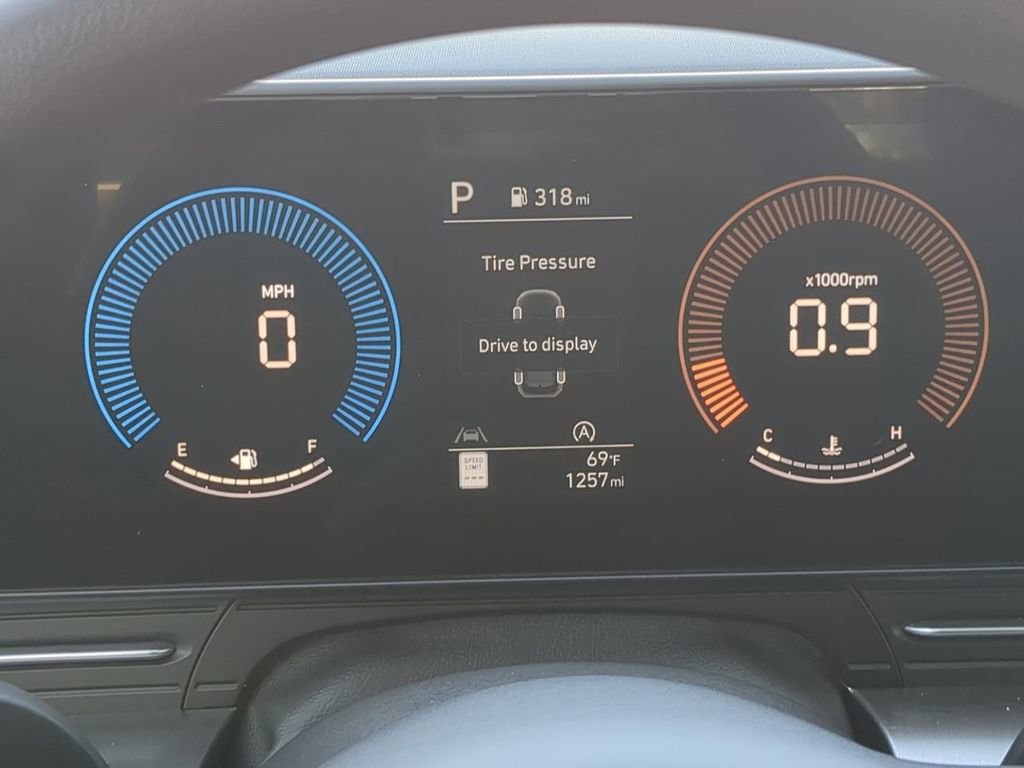 Used 2025 Hyundai Kona SE image 25