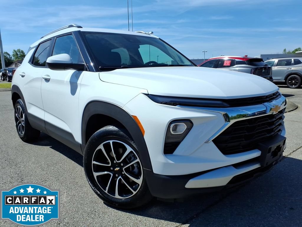 Used 2025 Chevrolet TrailBlazer LT AWD/4WD image 1