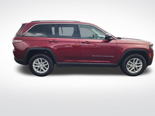 Used 2023 Jeep Grand Cherokee Laredo AWD/4WD image 6