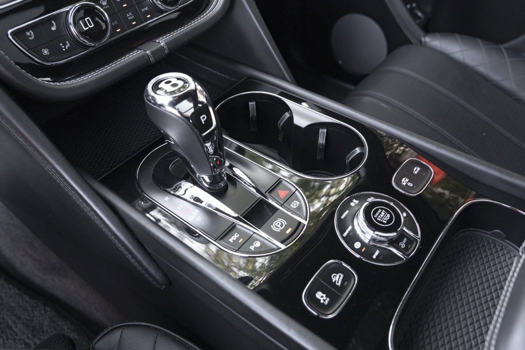 Used 2018 Bentley Bentayga image 33