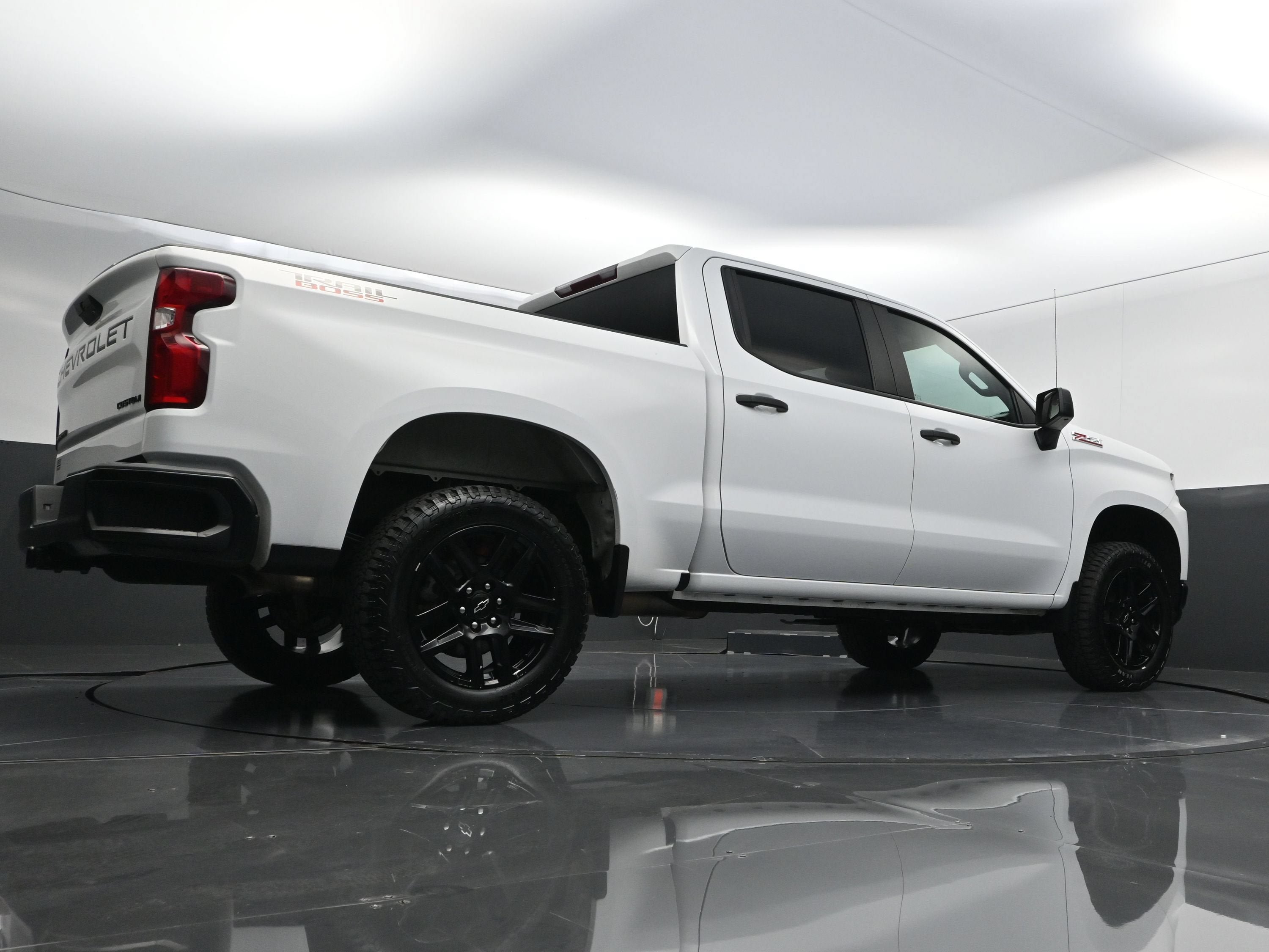 Used 2022 Chevrolet Silverado 1500 Custom Trail Boss w/ LPO, Dark Essentials Package AWD/4WD image 40