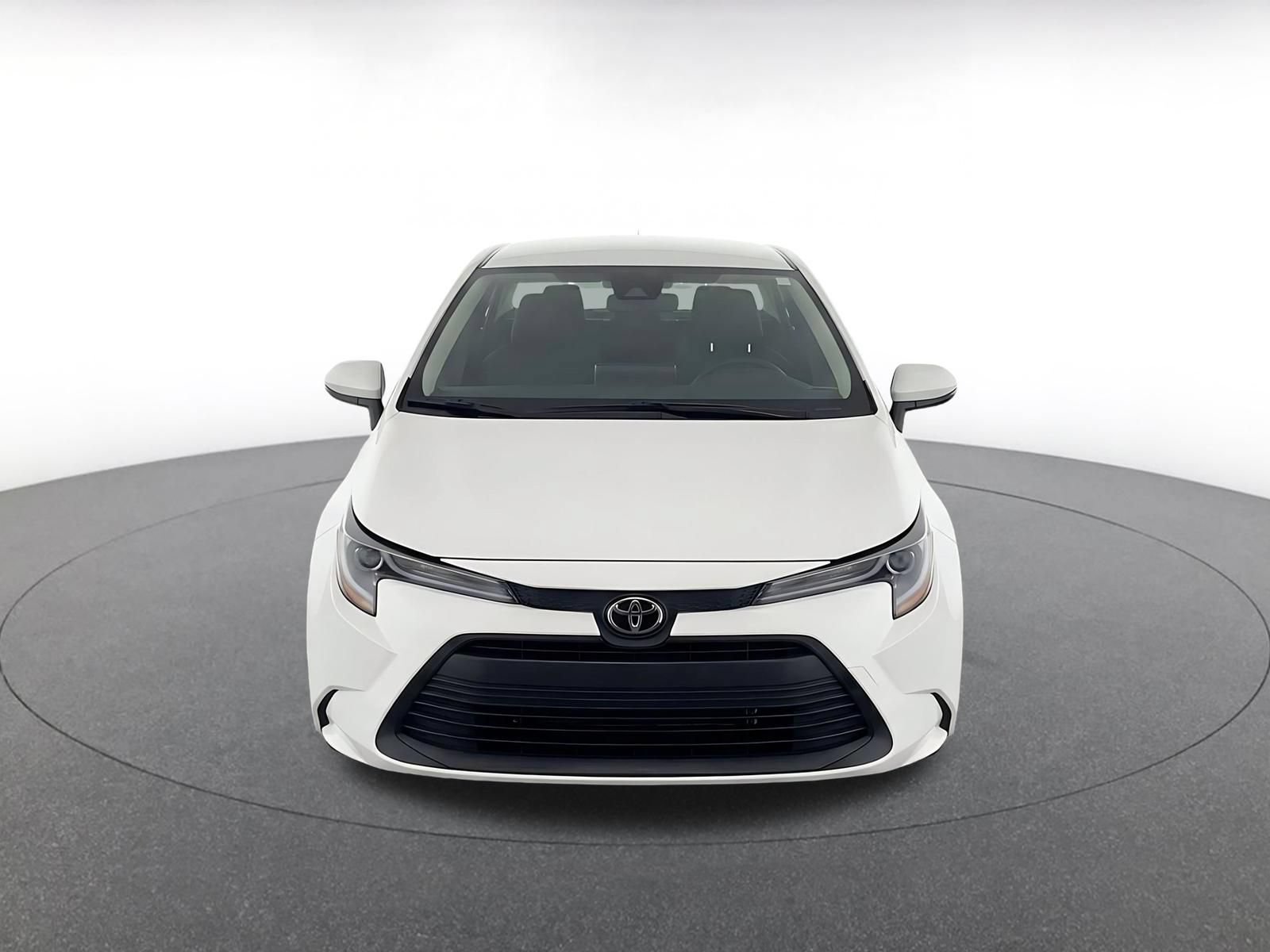 Used 2025 Toyota Corolla LE FWD image 2