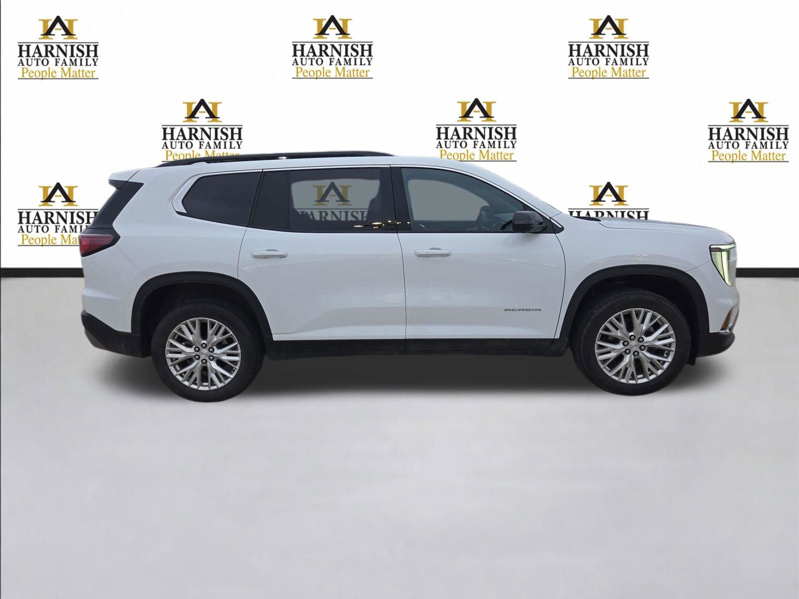 Used 2024 GMC Acadia Elevation image 6