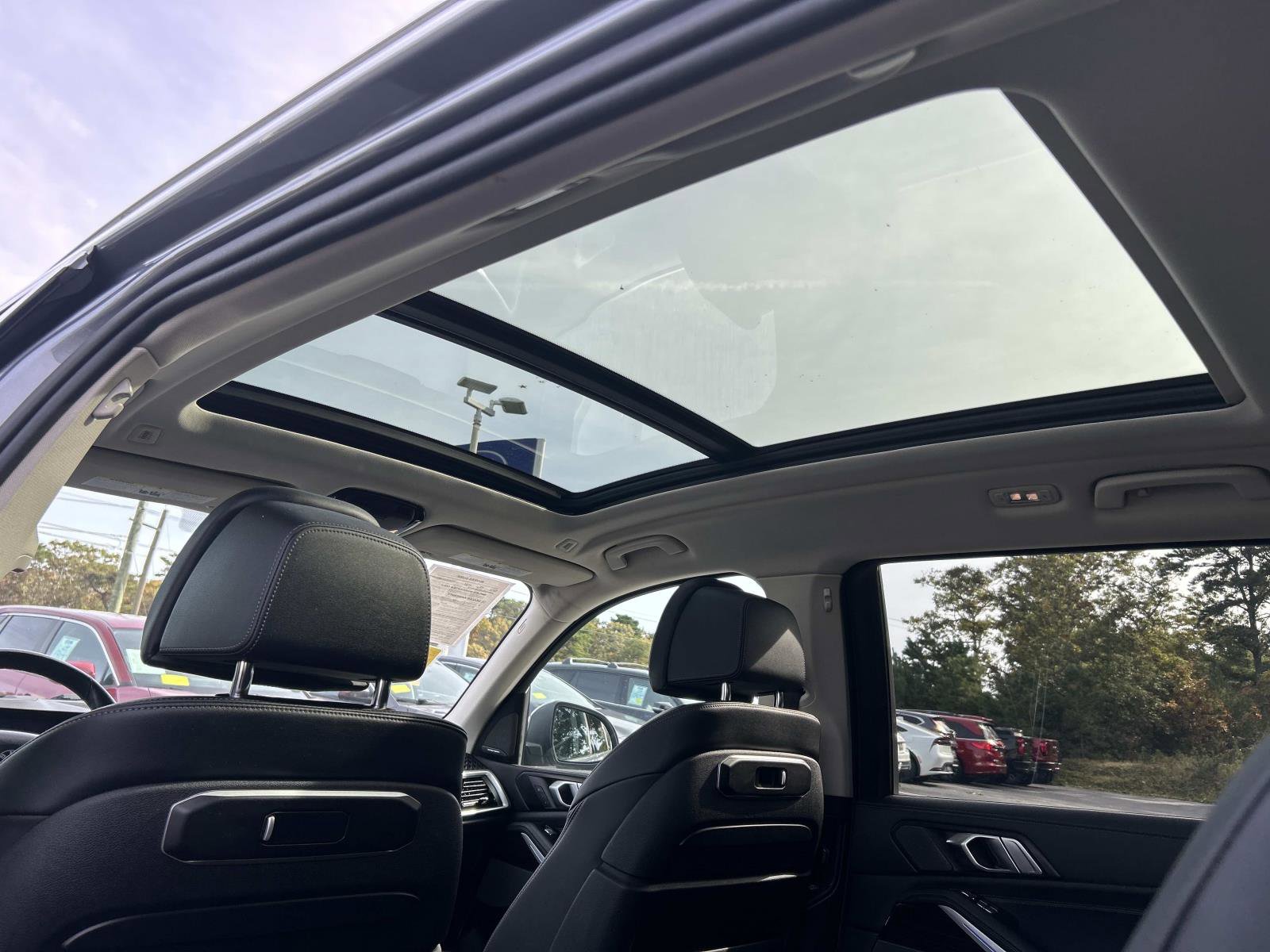 Used 2024 BMW X7 xDrive40i w/ Premium Package image 12