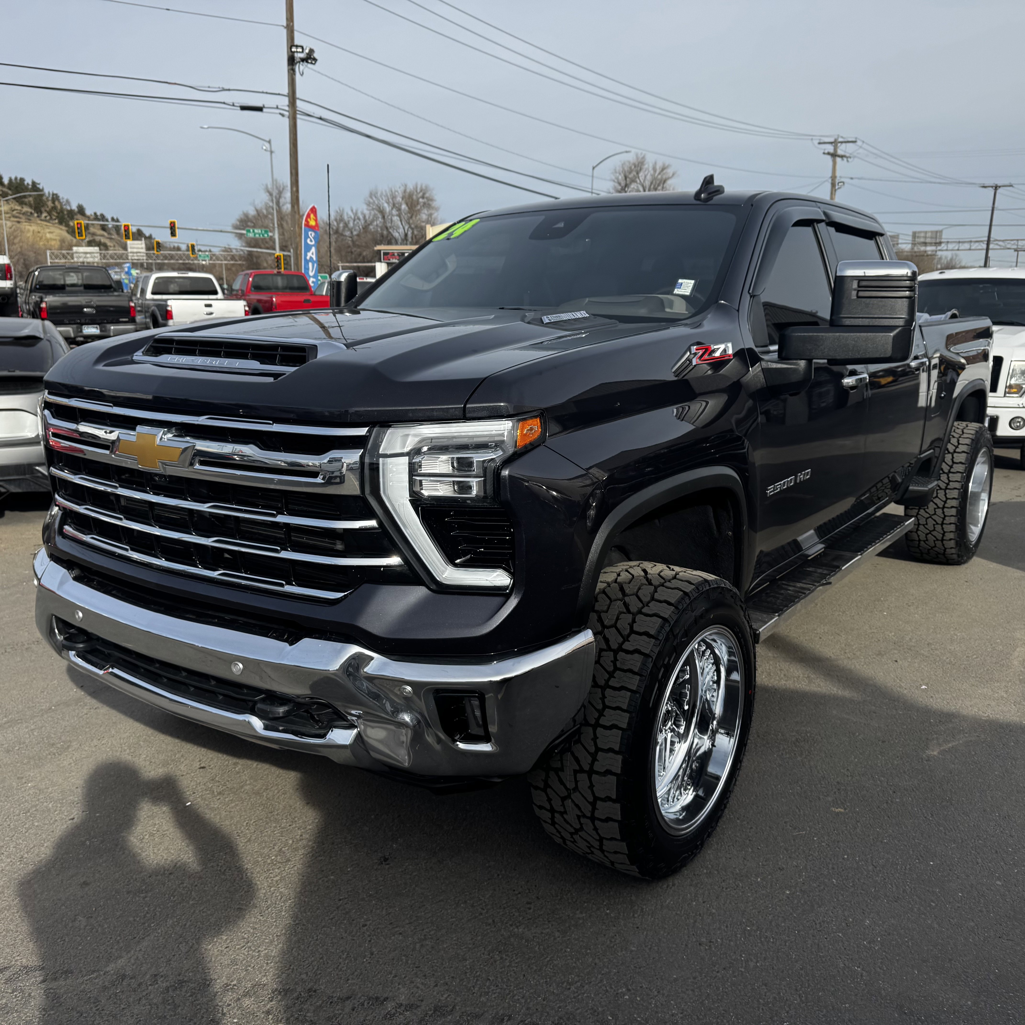 Used 2024 Chevrolet Silverado 2500 LTZ w/ LTZ Convenience Package image 7