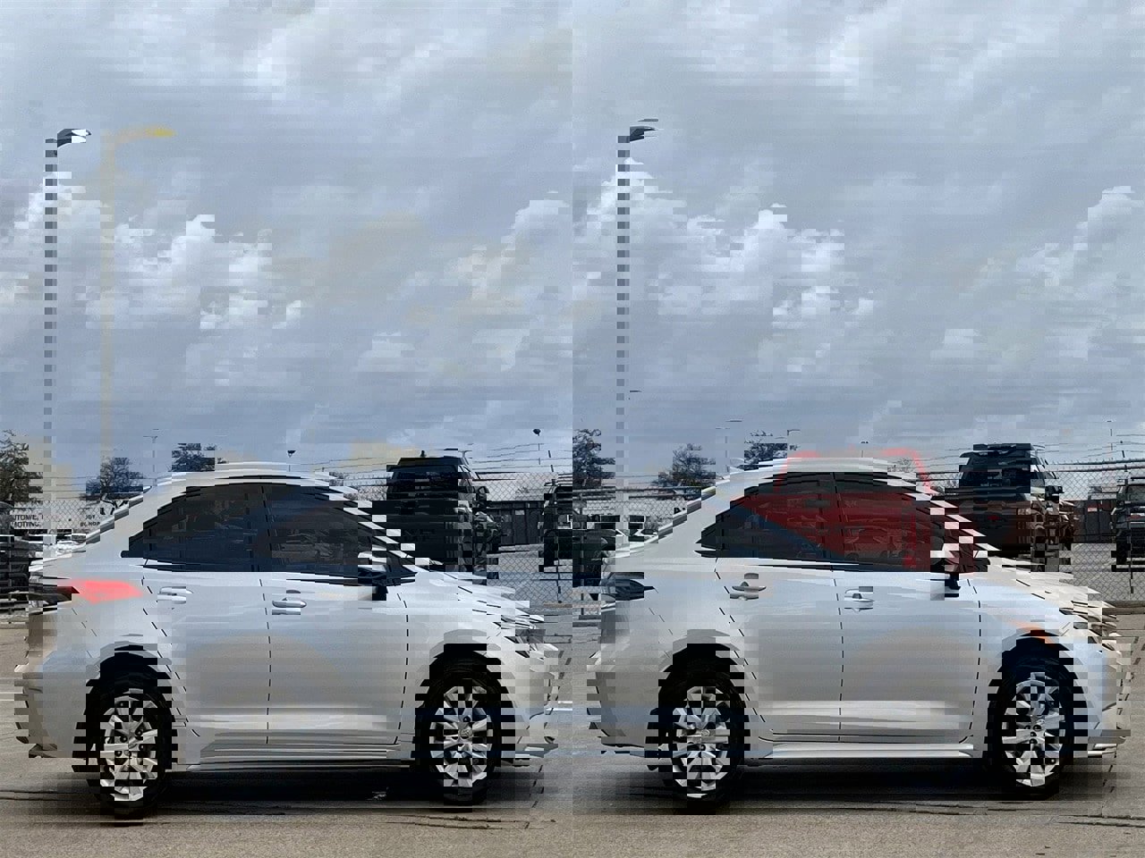 Used 2025 Toyota Corolla LE image 3