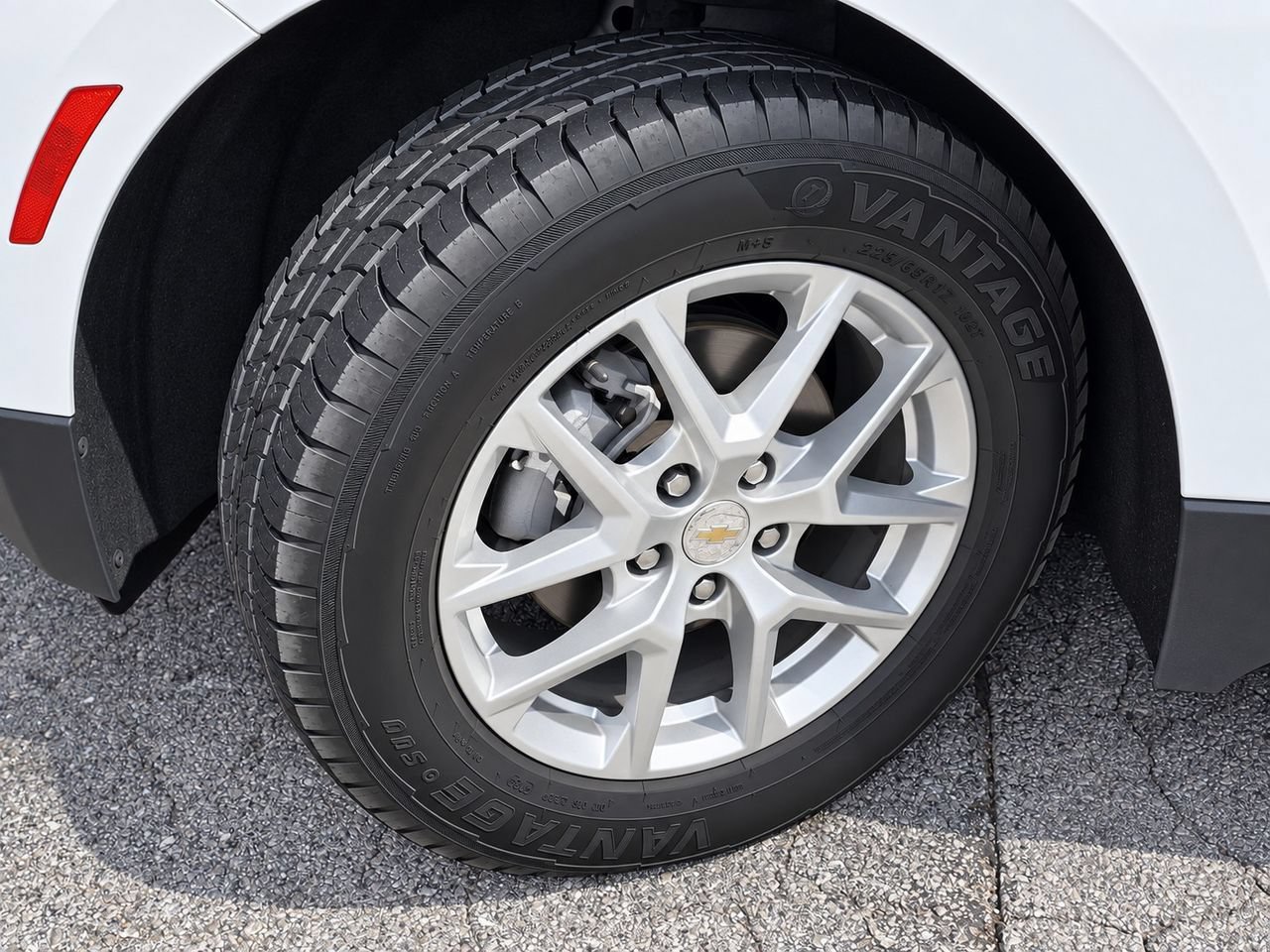 Certified 2024 Chevrolet Equinox LT AWD/4WD image 12