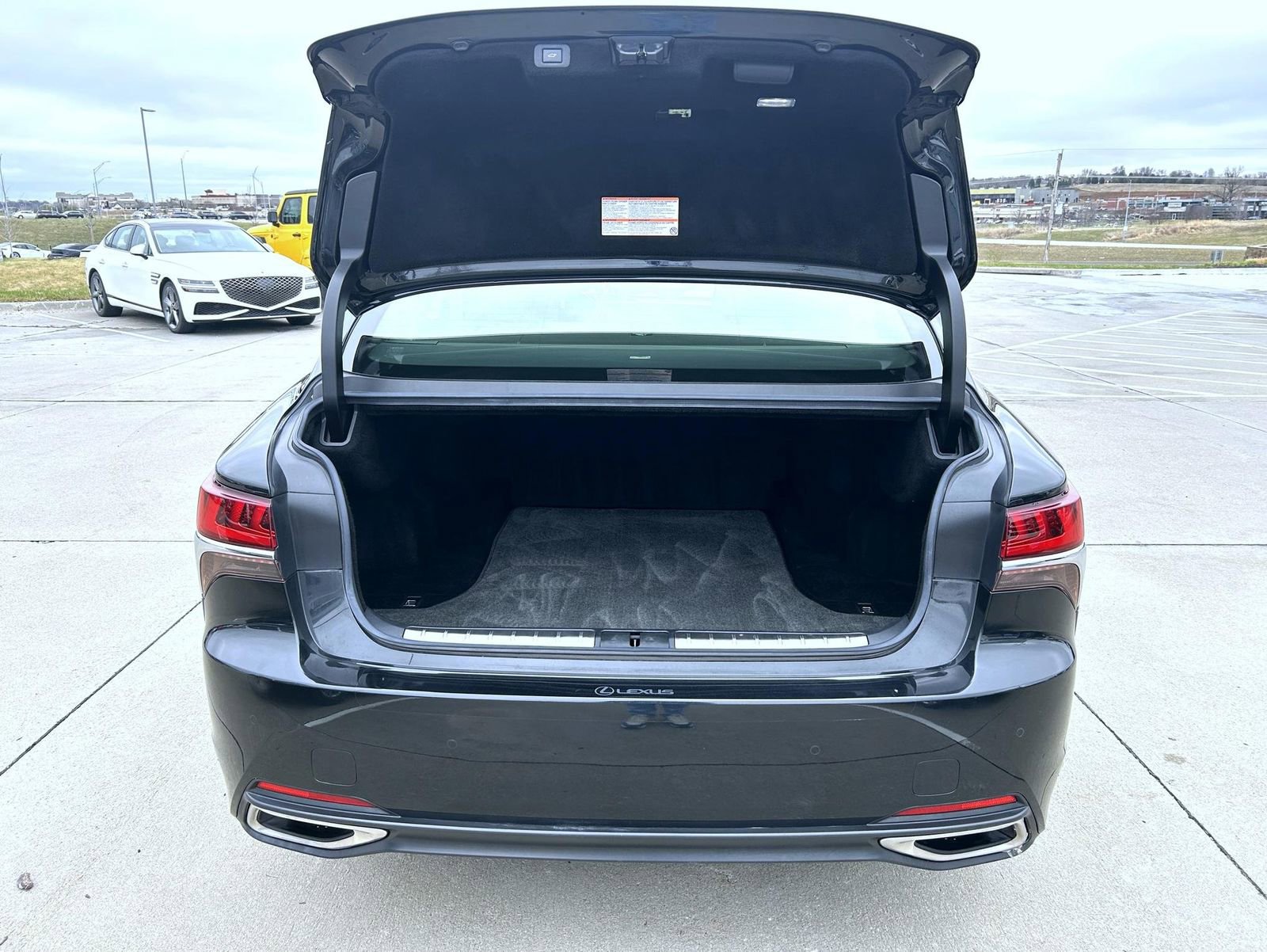 Used 2018 Lexus LS 500 w/ Interior Upgrade Package image 21