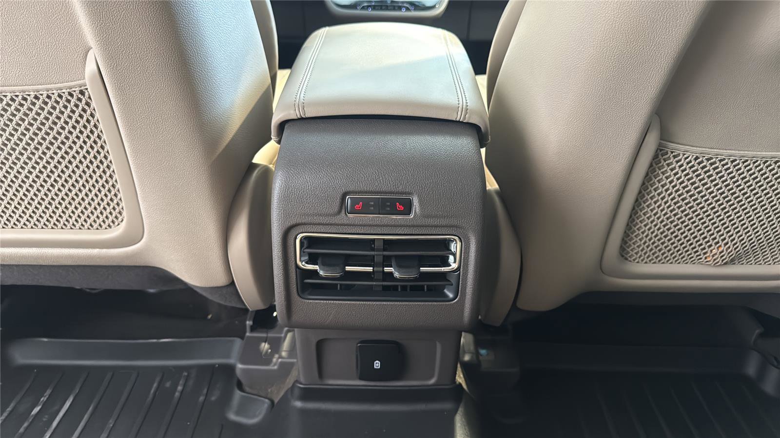 Used 2020 Lincoln Corsair AWD w/ Equipment Group 101A image 24