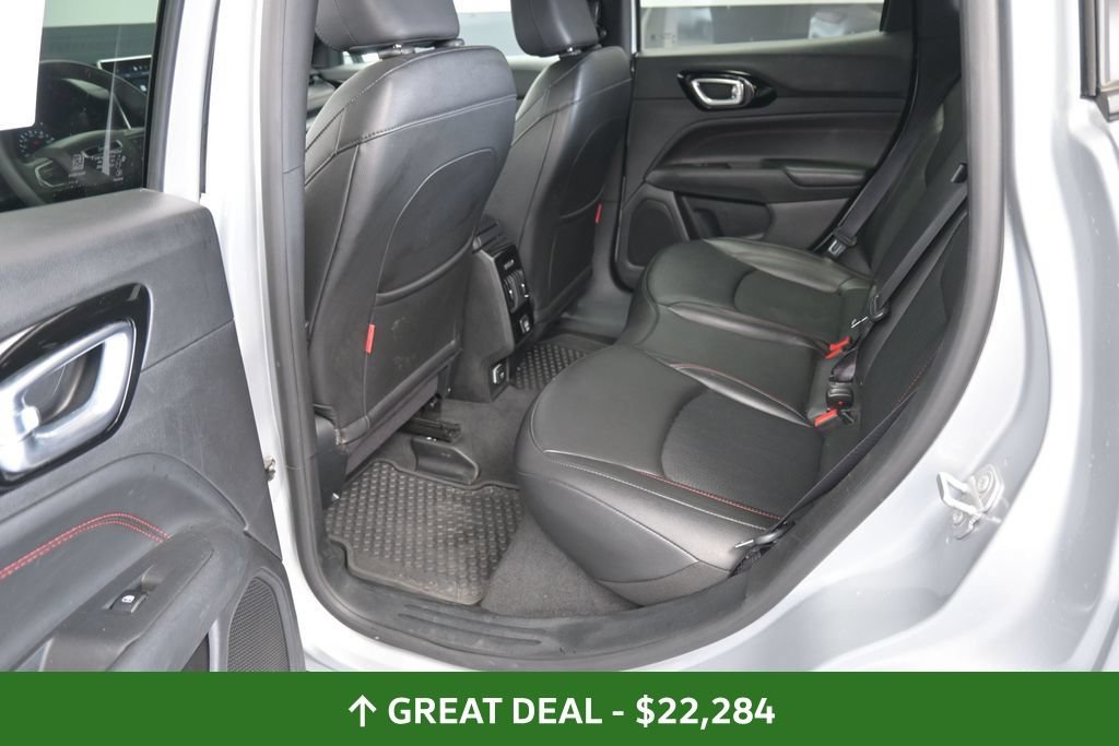 Used 2025 Jeep Compass Trailhawk AWD/4WD image 18