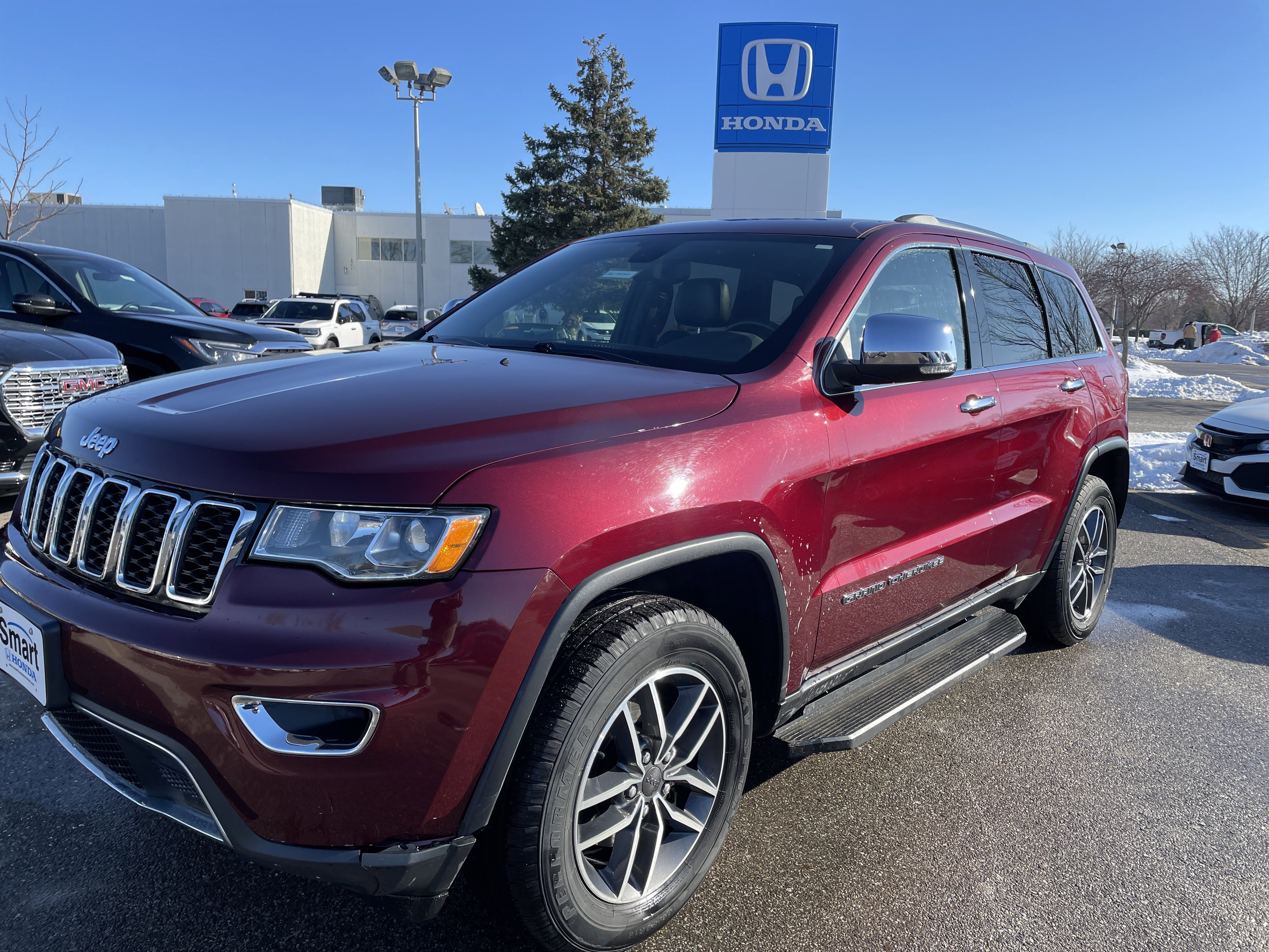 Used 2020 Jeep Grand Cherokee Limited w/ Luxury Group II image 1