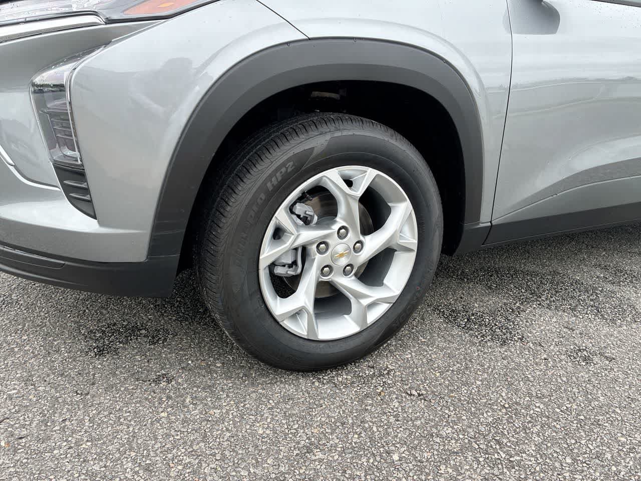 New 2026 Chevrolet Trax LS w/ LS Convenience Package FWD image 29