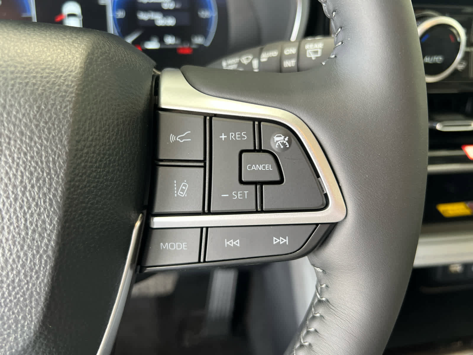 New 2026 Toyota Highlander Platinum image 24