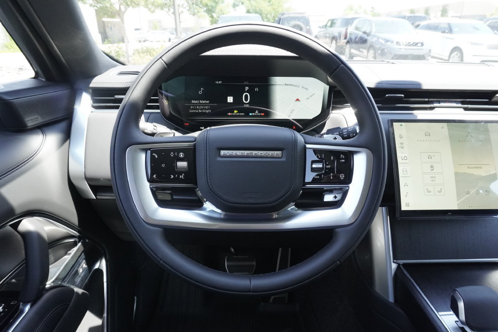 New 2026 Land Rover Range Rover Long Wheelbase SE AWD/4WD image 10