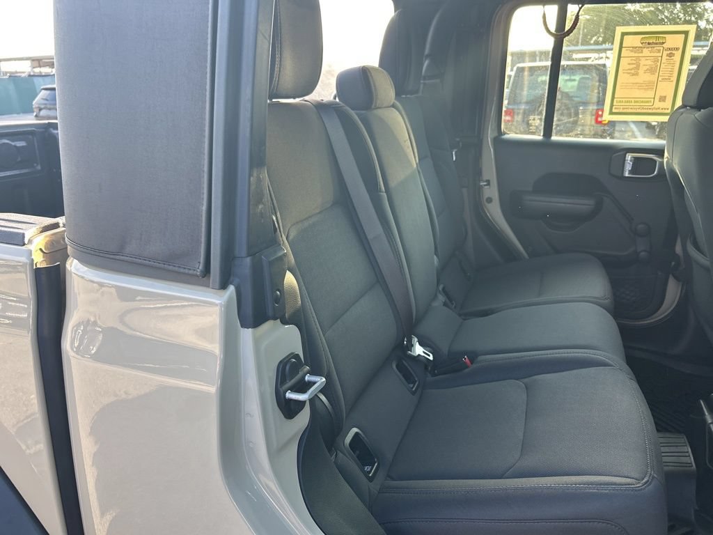 Used 2020 Jeep Gladiator Sport AWD/4WD image 28