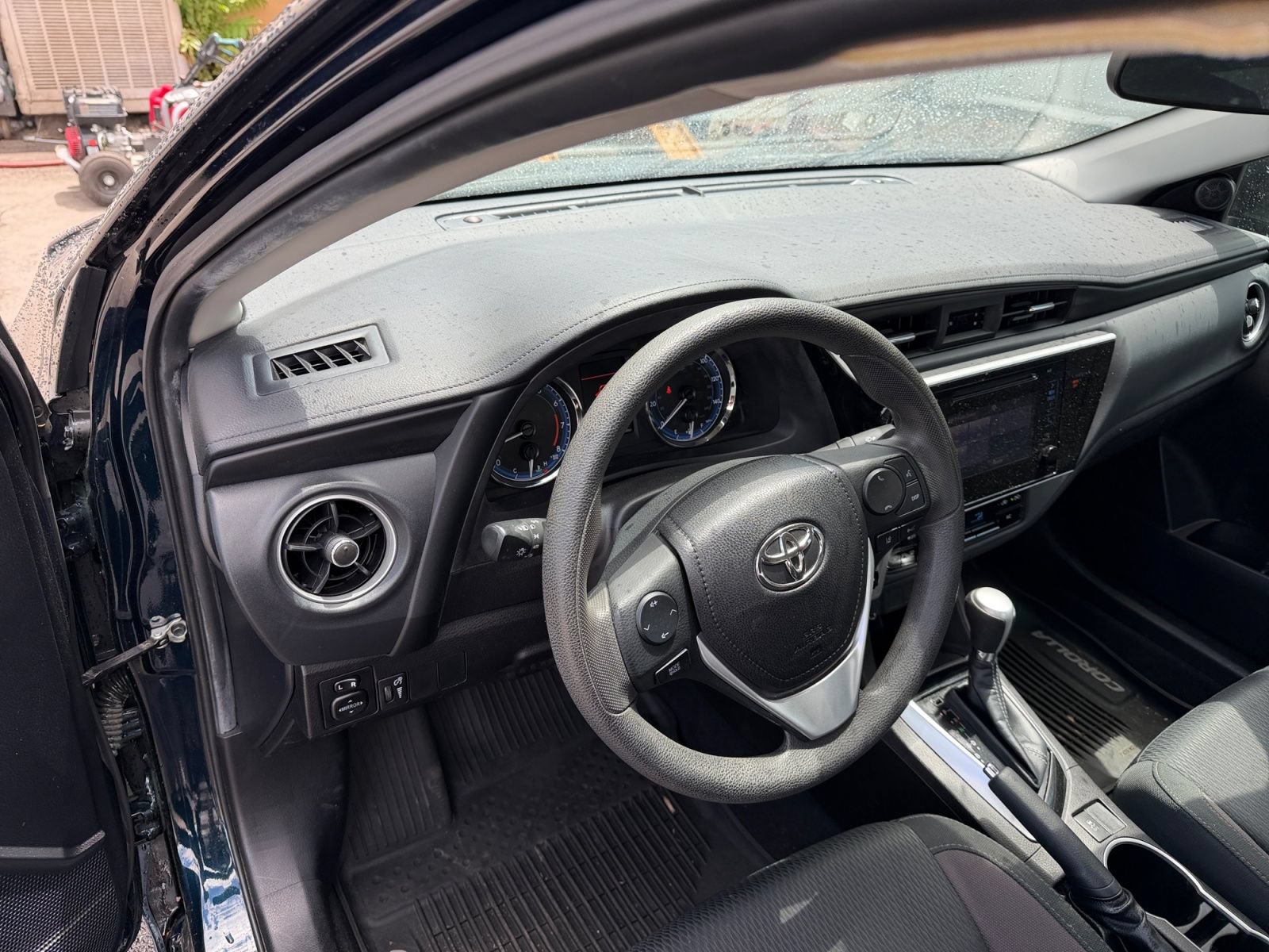 Used 2019 Toyota Corolla LE FWD image 18