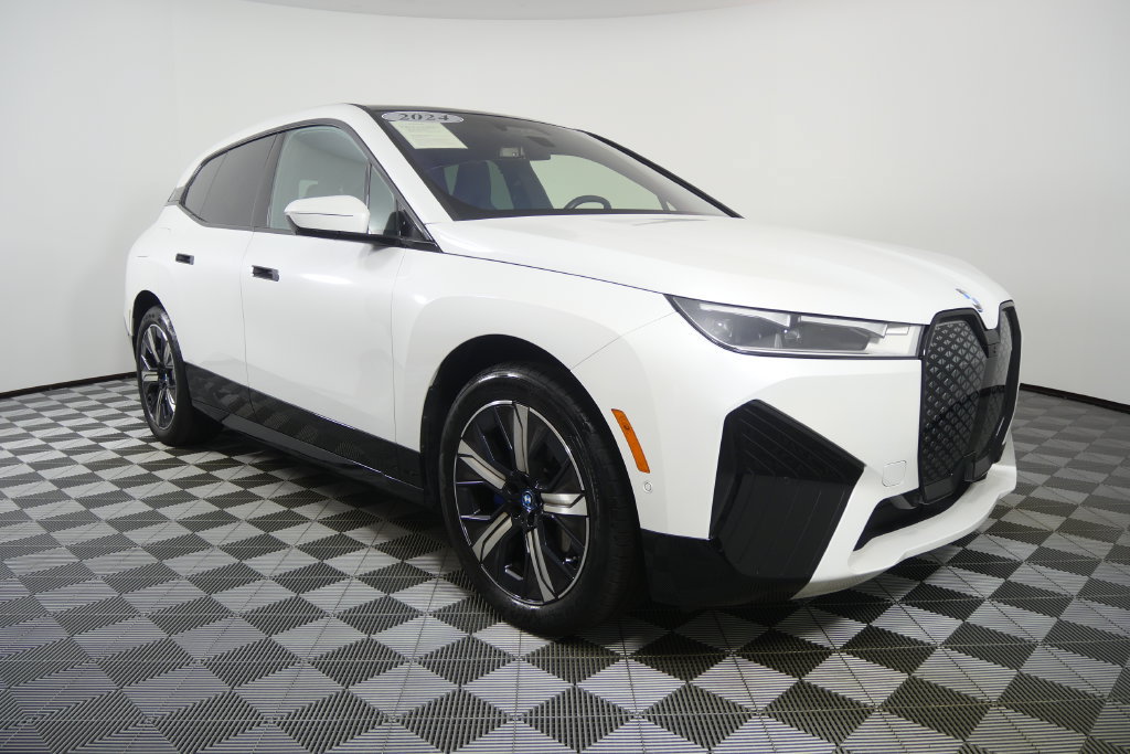 Certified 2024 BMW iX xDrive50 w/ Premium Package AWD/4WD image 2